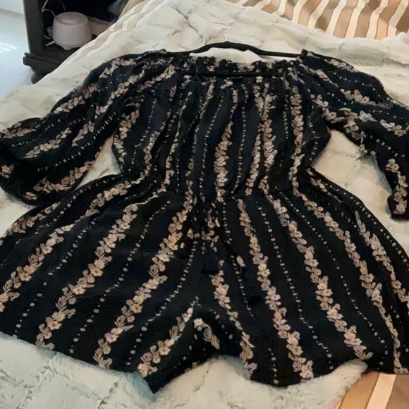 Cute summer romper - Picture 2 of 8